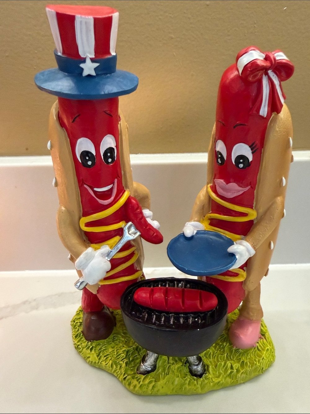Viral Patriotic Hot Dog Couple BBQ Figurine - Red, Tan, Blue - Picture 3 of 3